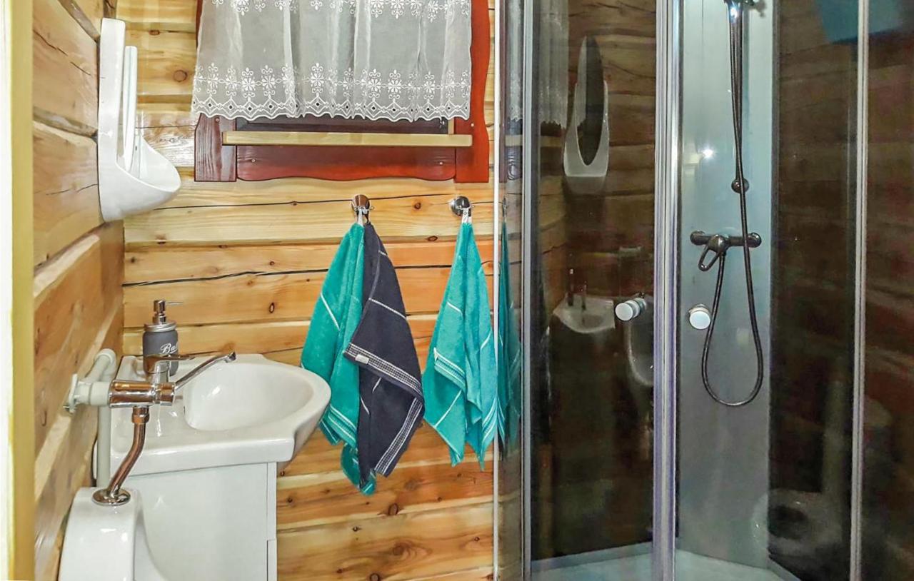 Awesome Home In Osiek With Kitchenette 외부 사진